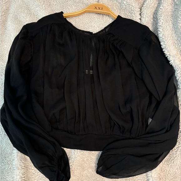 Abercrombie & Fitch Black Pleated crop Long Sleeve Blouse - Picture 1 of 3